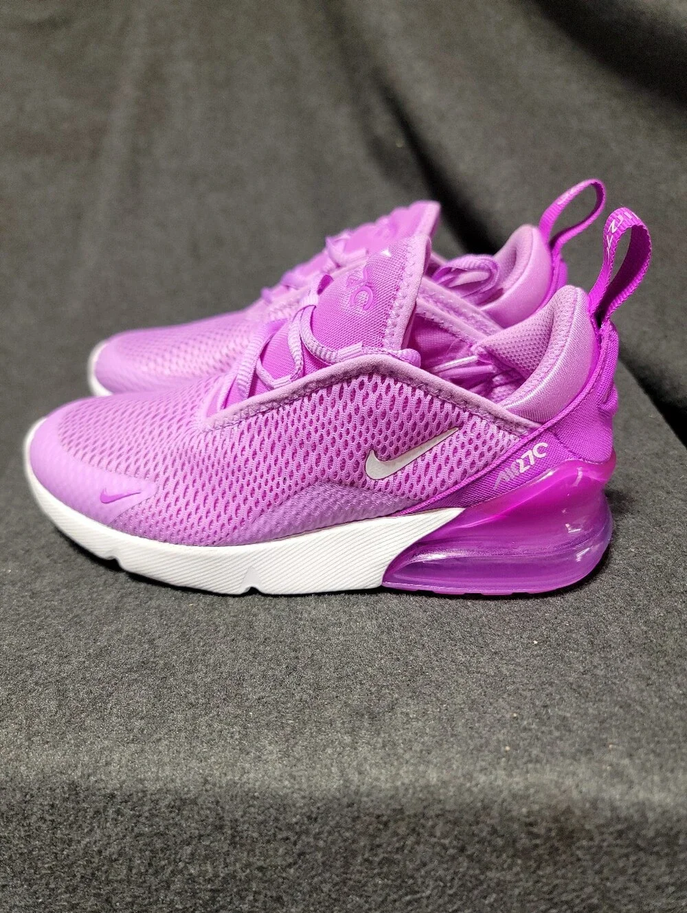 Nike Air Max 270 sneakers in 